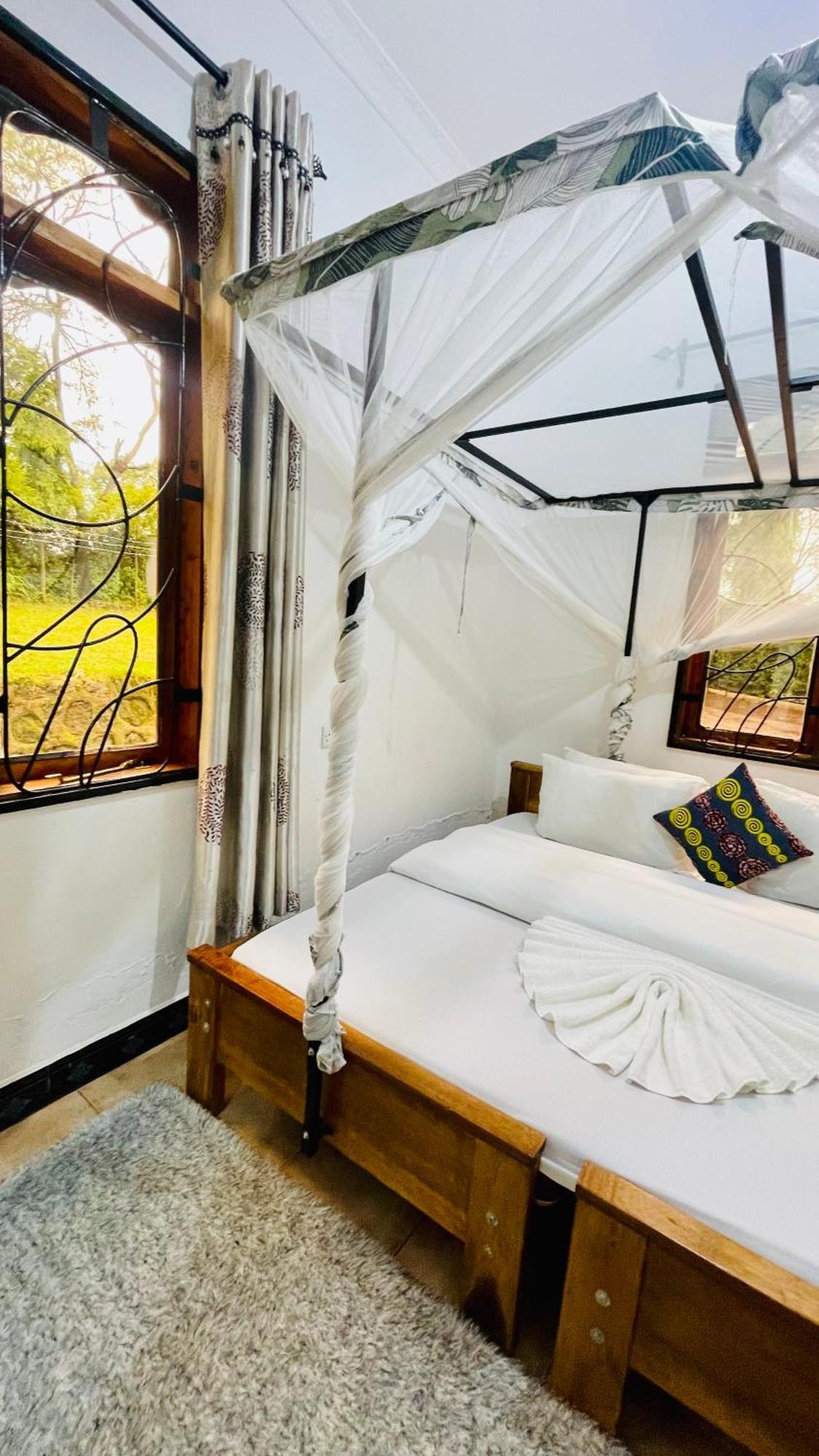 Sophie Homestay Moshi Esterno foto